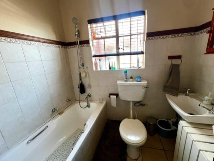 To Let 2 Bedroom Property for Rent in Langenhovenpark Free State